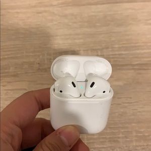 Used 2nd gen apple airpods